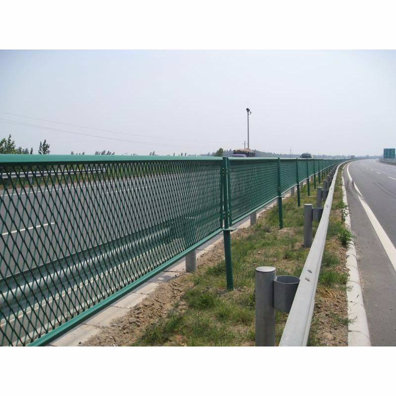 说说公路护栏网常用的防腐方式